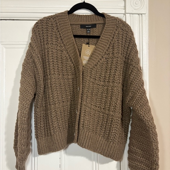 NWT Vero Moda Long Sleeve V-Neck Cardigan Jewel Encrusted Buttons Fall Winter - Picture 2 of 8